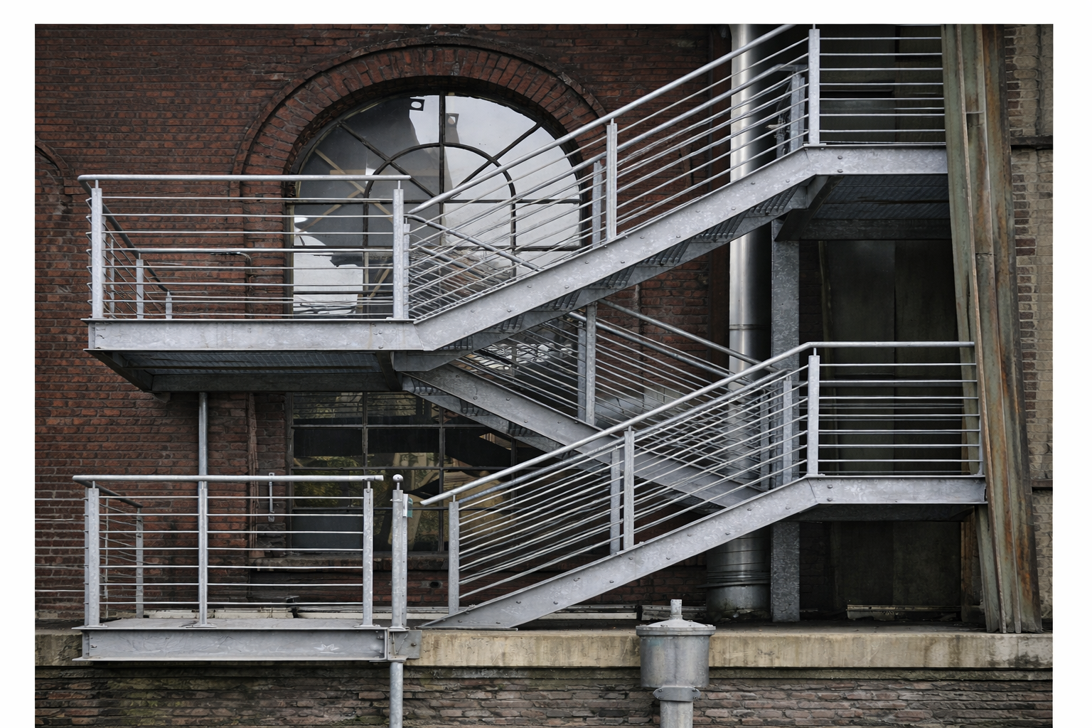 Bâtiment industriel en structure métallique, atelier professionnel